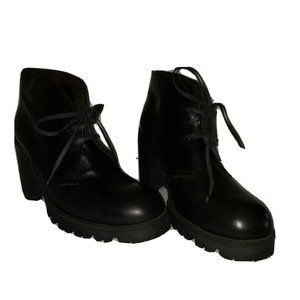 New GUESS Chunk Heel Black  Boots Lug  Size 10